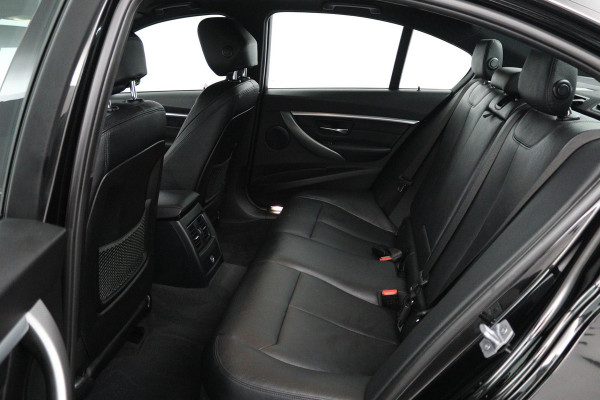 BMW 3 Serie 318i Edition M Sport Shadow Executive (STOELVERWARMING, DIGITALE COCKPIT, NAVIGATIE, LEER, DEALER ONDERHOUDEN)