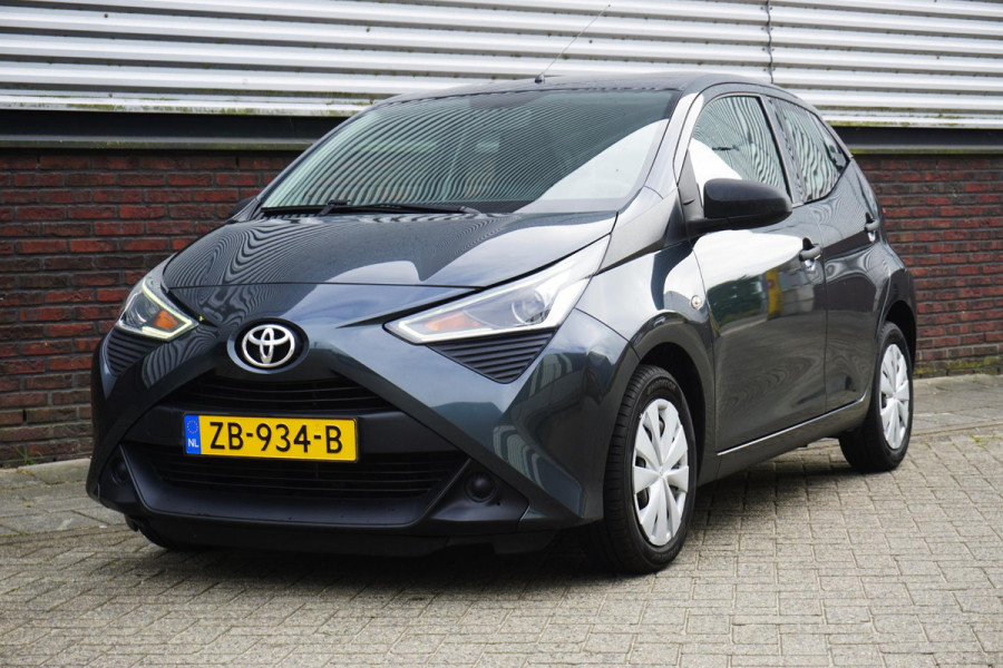 Toyota Aygo 1.0 VVT-i x-fun/1e Eigenaar/Goed onderhouden/LED/ Rijklaarprijs.