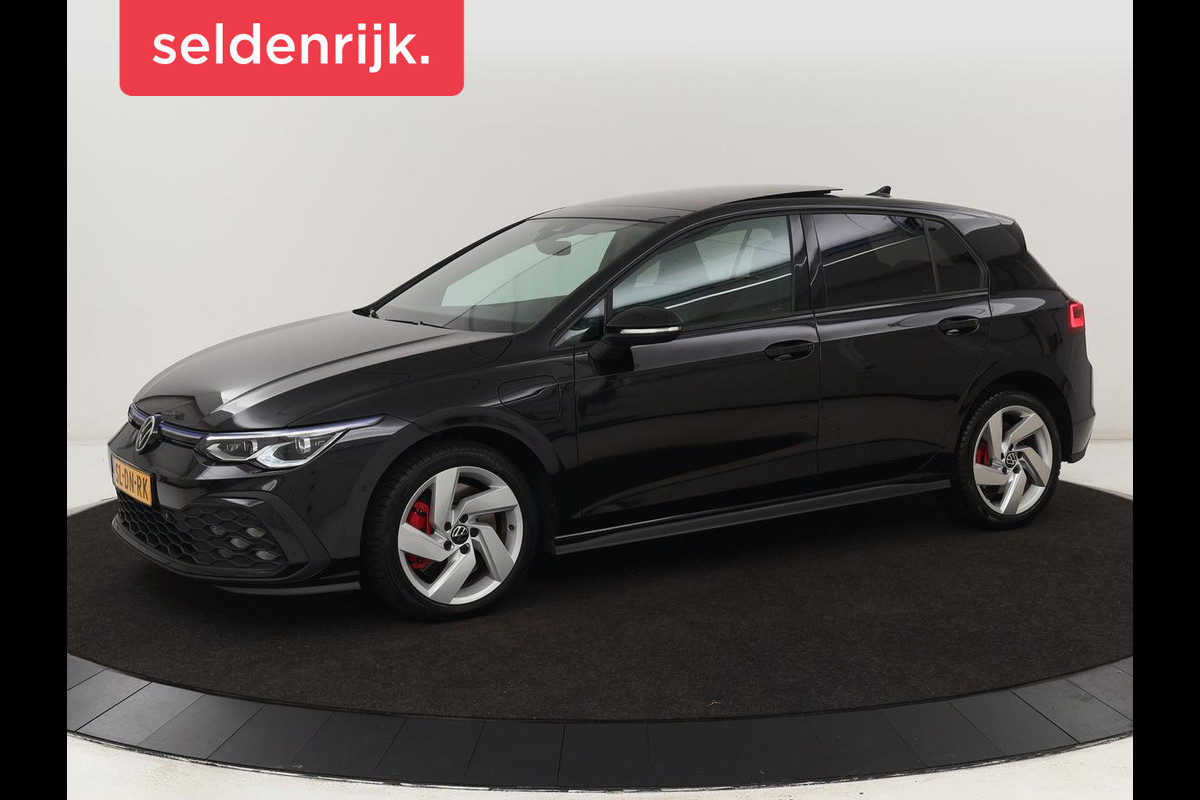 Volkswagen Golf 1.4 eHybrid GTE | Panoramadak | Camera | Carplay | Navigatie | Adaptive cruise | Sportstoelen | Sfeerverlichting | PHEV | Plug In