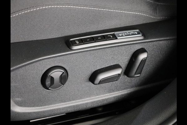 Volkswagen Golf 1.5 eTSI Style 150 pk Automaat (DSG) | Navigatie via App | Parkeersensoren (Park assist) | Achteruitrijcamera | Adaptieve cruise control | Keyless | Stoelverwarming |