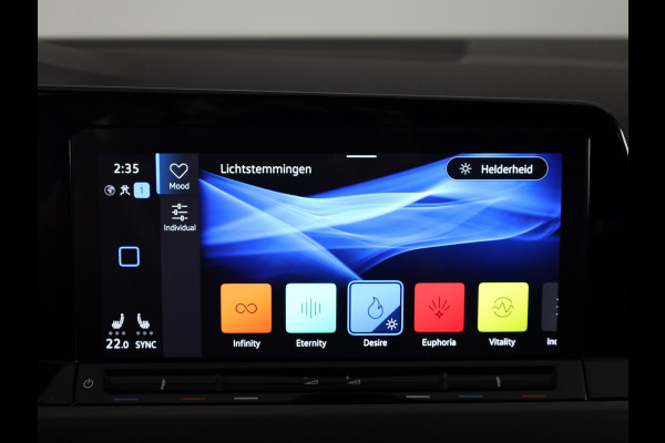 Volkswagen Golf 1.5 eTSI Style 150 pk Automaat (DSG) | Navigatie via App | Parkeersensoren (Park assist) | Achteruitrijcamera | Adaptieve cruise control | Keyless | Stoelverwarming |