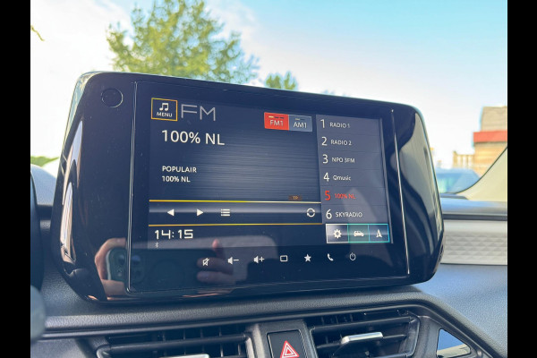 Suzuki Swift 1.2 Style Smart Hybrid NIEUWSTE MODEL / LED / CARPLAY / PDC / ACC / PARELMOER / CAMERA / WARNING SPOTS / LANE ASSIST