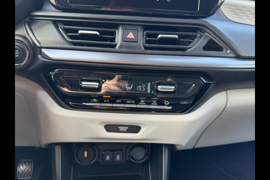 Suzuki Swift 1.2 Style Smart Hybrid NIEUWSTE MODEL / LED / CARPLAY / PDC / ACC / PARELMOER / CAMERA / WARNING SPOTS / LANE ASSIST