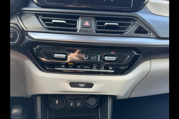 Suzuki Swift 1.2 Style Smart Hybrid NIEUWSTE MODEL / LED / CARPLAY / PDC / ACC / PARELMOER / CAMERA / WARNING SPOTS / LANE ASSIST