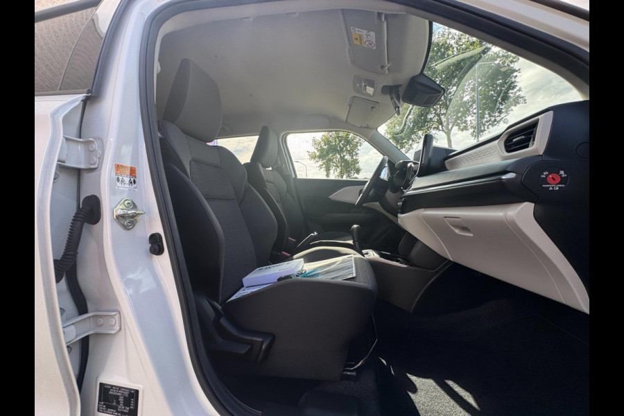 Suzuki Swift 1.2 Style Smart Hybrid NIEUWSTE MODEL / LED / CARPLAY / PDC / ACC / PARELMOER / CAMERA / WARNING SPOTS / LANE ASSIST