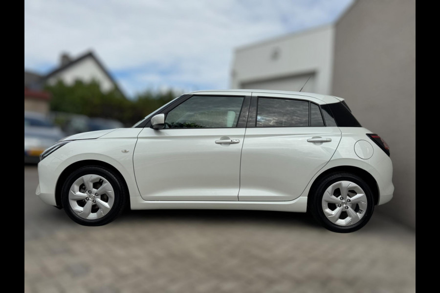 Suzuki Swift 1.2 Style Smart Hybrid NIEUWSTE MODEL / LED / CARPLAY / PDC / ACC / PARELMOER / CAMERA / WARNING SPOTS / LANE ASSIST