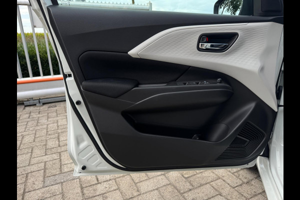 Suzuki Swift 1.2 Style Smart Hybrid NIEUWSTE MODEL / LED / CARPLAY / PDC / ACC / PARELMOER / CAMERA / WARNING SPOTS / LANE ASSIST