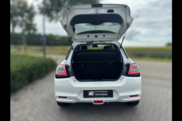 Suzuki Swift 1.2 Style Smart Hybrid NIEUWSTE MODEL / LED / CARPLAY / PDC / ACC / PARELMOER / CAMERA / WARNING SPOTS / LANE ASSIST