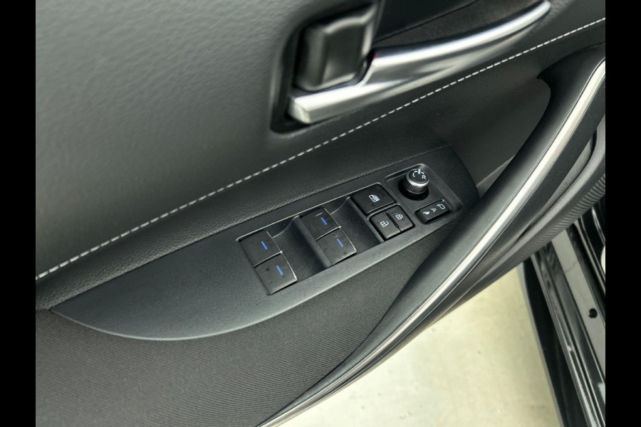 Toyota Corolla 1.8 Hybrid Business Plus Airco ECC Navi Carplay PDC VA+ CAmera Full LED 17" Trekhaak Org. Nederlandse Auto Super km stand!