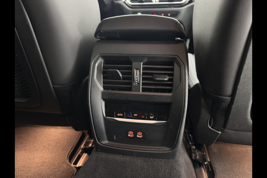 BMW i4 eDrive40 84 kWh M-Sportpack [ 3-Fase ] { SOH-95%} (INCL-BTW) *LEATHER-ALCANTARA | FULL-LED | ADAPTIVE-CRUISE | WIDE-SCREEN-DIGI-COCKPIT | DAB+ | CAMERA | AMBIENT-LIGHT | CARPLAY | SPORT-SEATS | PRIVACY-GLASS | TOWBAR | 18''ALU*