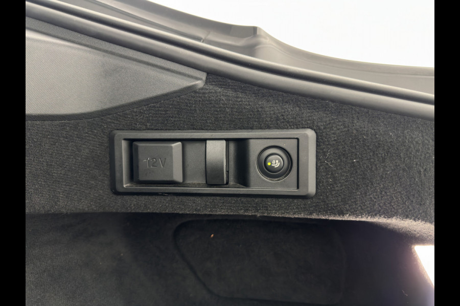 BMW i4 eDrive40 84 kWh M-Sportpack [ 3-Fase ] { SOH-95%} (INCL-BTW) *LEATHER-ALCANTARA | FULL-LED | ADAPTIVE-CRUISE | WIDE-SCREEN-DIGI-COCKPIT | DAB+ | CAMERA | AMBIENT-LIGHT | CARPLAY | SPORT-SEATS | PRIVACY-GLASS | TOWBAR | 18''ALU*