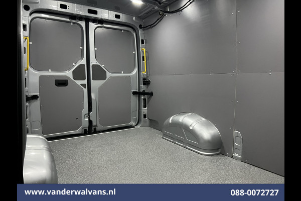 Volkswagen Crafter 2.0 TDI 141pk L3H2 L2H1 Euro6 Airco | Camera | Apple Carplay | Android Auto Bijrijdersbank, 3000kg trekvermogen