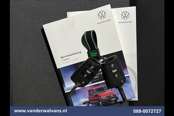 Volkswagen Crafter 2.0 TDI 141pk L3H2 L2H1 Euro6 Airco | Camera | Apple Carplay | Android Auto Bijrijdersbank, 3000kg trekvermogen