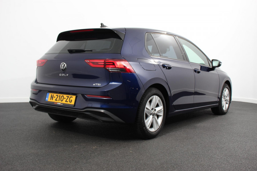 Volkswagen Golf 1.5 eTSI 150pk DSG Life | Navigatie | Climate Control | Camera | Parkeer sensoren | DAB | Led | Lichtmetalen velgen