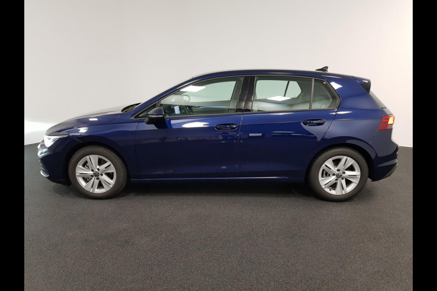 Volkswagen Golf 1.5 eTSI 150pk DSG Life | Navigatie | Climate Control | Camera | Parkeer sensoren | DAB | Led | Lichtmetalen velgen