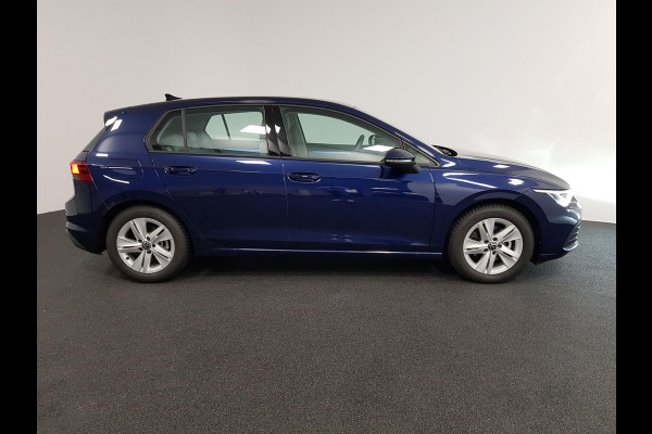 Volkswagen Golf 1.5 eTSI 150pk DSG Life | Navigatie | Climate Control | Camera | Parkeer sensoren | DAB | Led | Lichtmetalen velgen