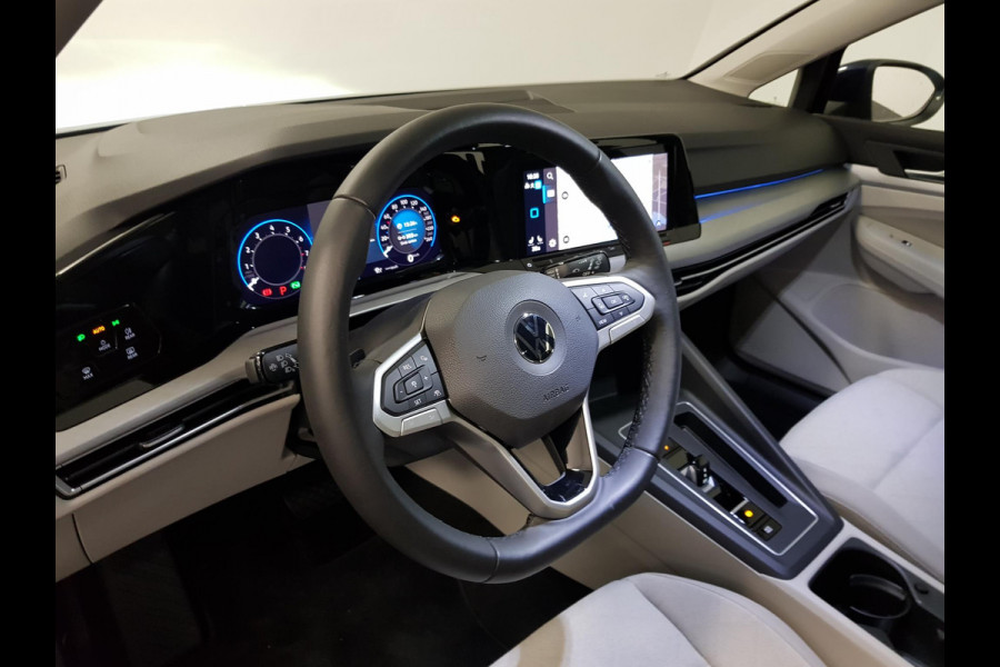 Volkswagen Golf 1.5 eTSI 150pk DSG Life | Navigatie | Climate Control | Camera | Parkeer sensoren | DAB | Led | Lichtmetalen velgen