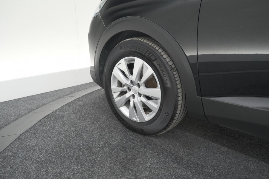 Peugeot 5008 PureTech 130 EAT8 Active | 7 Zitplaatsen | Camera | Navigatie | Apple Carplay | Parkeersensoren