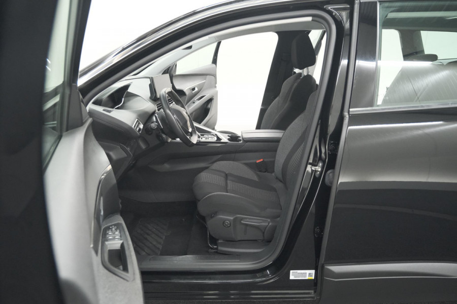 Peugeot 5008 PureTech 130 EAT8 Active | 7 Zitplaatsen | Camera | Navigatie | Apple Carplay | Parkeersensoren