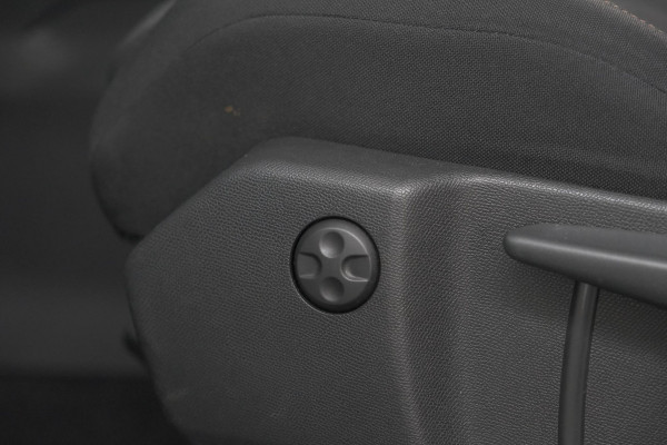 Peugeot 5008 PureTech 130 EAT8 Active | 7 Zitplaatsen | Camera | Navigatie | Apple Carplay | Parkeersensoren