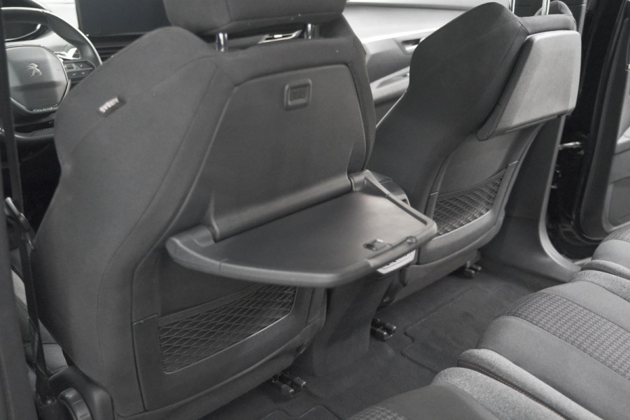 Peugeot 5008 PureTech 130 EAT8 Active | 7 Zitplaatsen | Camera | Navigatie | Apple Carplay | Parkeersensoren