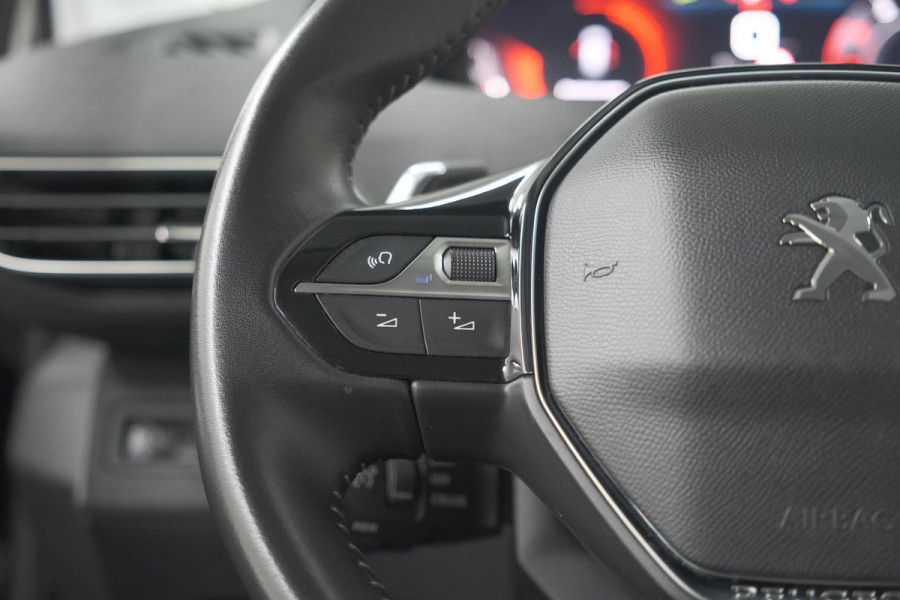 Peugeot 5008 PureTech 130 EAT8 Active | 7 Zitplaatsen | Camera | Navigatie | Apple Carplay | Parkeersensoren