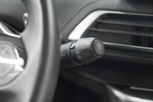 Peugeot 5008 PureTech 130 EAT8 Active | 7 Zitplaatsen | Camera | Navigatie | Apple Carplay | Parkeersensoren