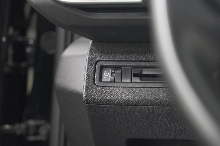 Peugeot 5008 PureTech 130 EAT8 Active | 7 Zitplaatsen | Camera | Navigatie | Apple Carplay | Parkeersensoren