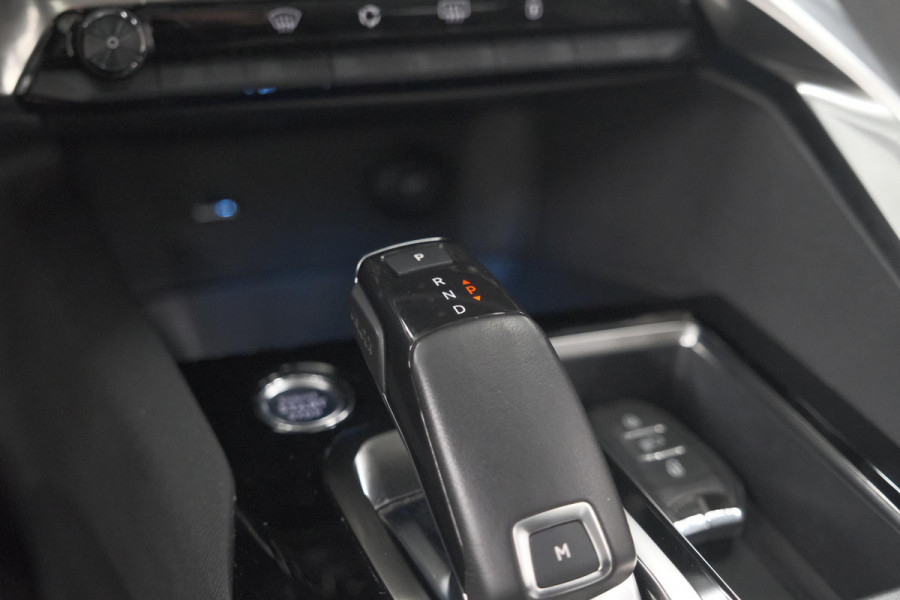 Peugeot 5008 PureTech 130 EAT8 Active | 7 Zitplaatsen | Camera | Navigatie | Apple Carplay | Parkeersensoren