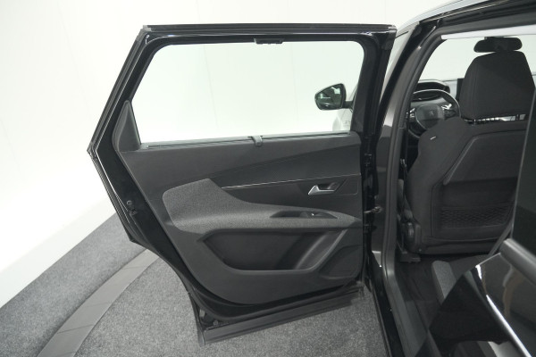 Peugeot 5008 PureTech 130 EAT8 Active | 7 Zitplaatsen | Camera | Navigatie | Apple Carplay | Parkeersensoren