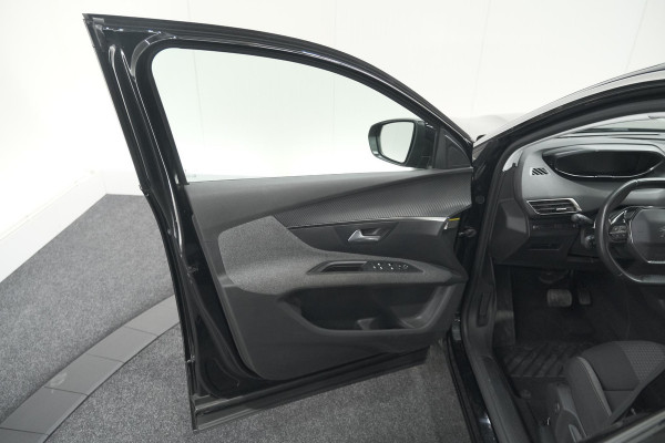 Peugeot 5008 PureTech 130 EAT8 Active | 7 Zitplaatsen | Camera | Navigatie | Apple Carplay | Parkeersensoren