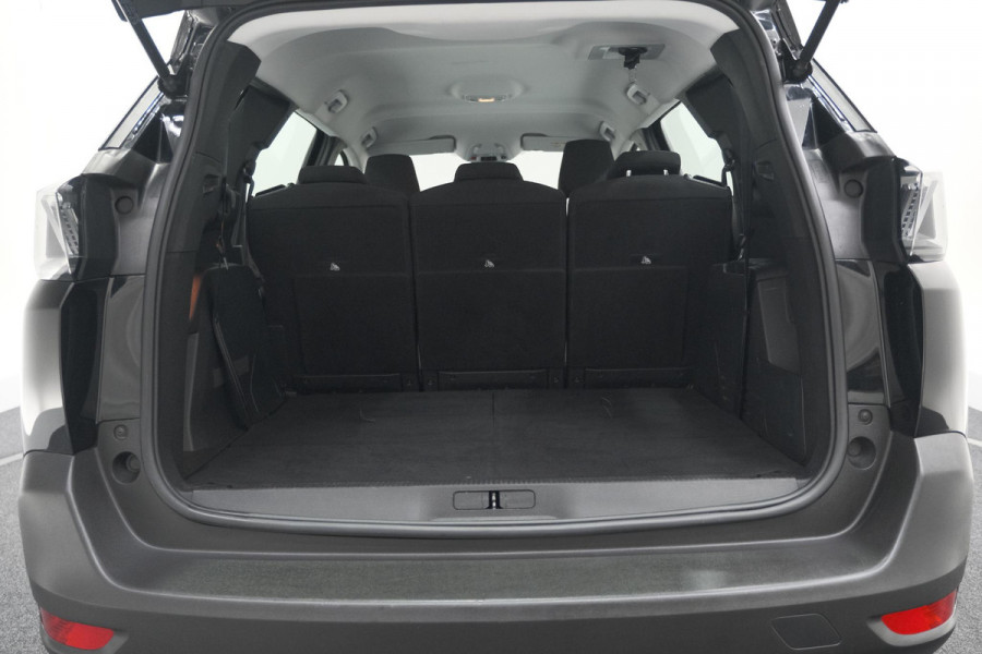 Peugeot 5008 PureTech 130 EAT8 Active | 7 Zitplaatsen | Camera | Navigatie | Apple Carplay | Parkeersensoren