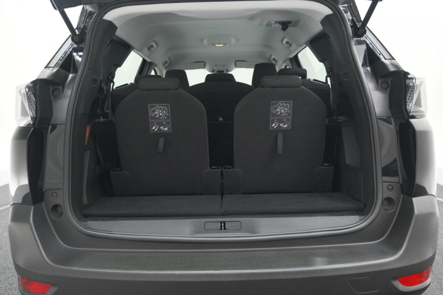 Peugeot 5008 PureTech 130 EAT8 Active | 7 Zitplaatsen | Camera | Navigatie | Apple Carplay | Parkeersensoren