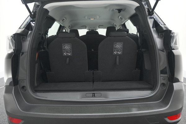 Peugeot 5008 PureTech 130 EAT8 Active | 7 Zitplaatsen | Camera | Navigatie | Apple Carplay | Parkeersensoren