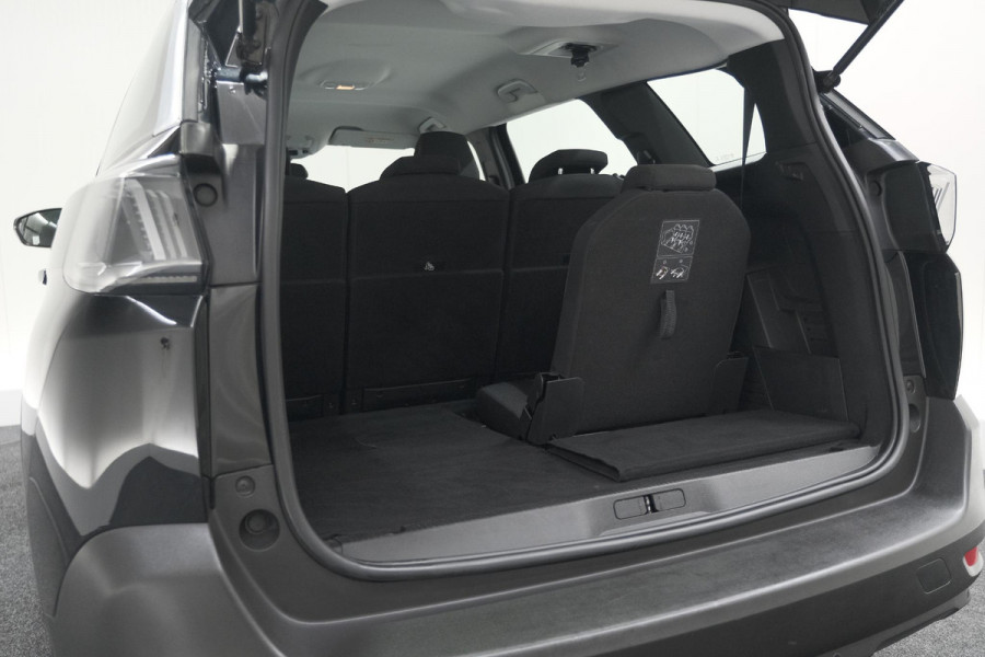Peugeot 5008 PureTech 130 EAT8 Active | 7 Zitplaatsen | Camera | Navigatie | Apple Carplay | Parkeersensoren