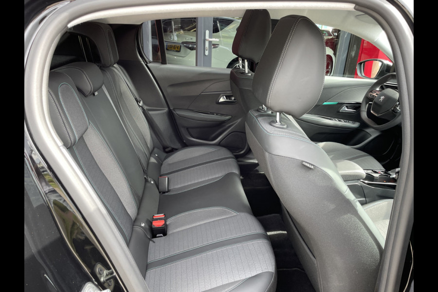 Peugeot 208 1.2 PureTech Allure Pack | Camera | Parkeersensoren | Licht/Regen sensor