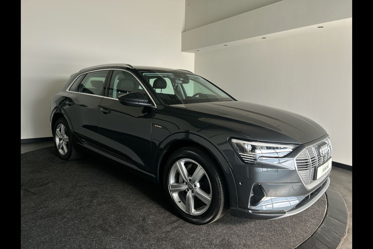Audi e-tron 50 quattro Launch edition 71 kWh | Luchtvering | Parkeersensoren voor en achter | Aluminium dakreling