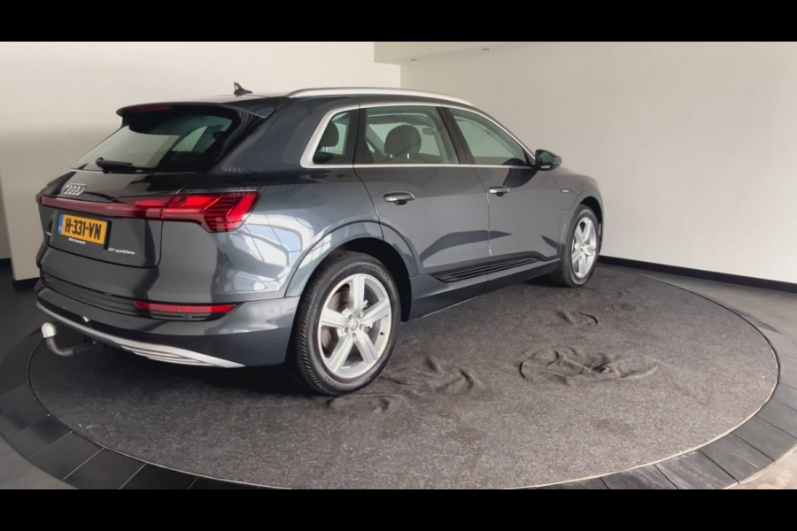 Audi e-tron 50 quattro Launch edition 71 kWh | Luchtvering | Parkeersensoren voor en achter | Aluminium dakreling | SoH (batterijcheck) 90,5 % score!