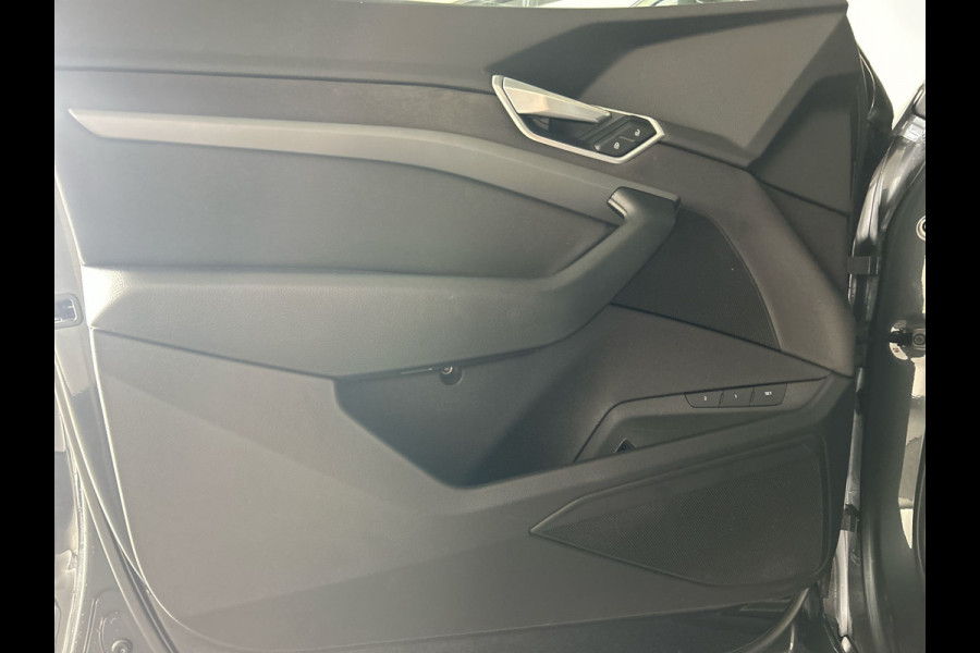 Audi e-tron 50 quattro Launch edition 71 kWh | Luchtvering | Parkeersensoren voor en achter | Aluminium dakreling | SoH (batterijcheck) 90,5 % score!