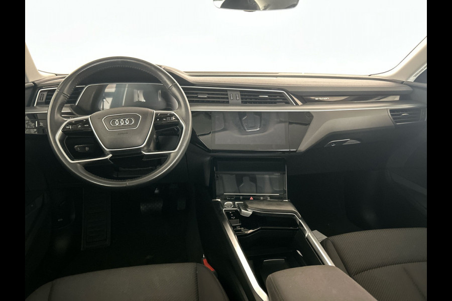 Audi e-tron 50 quattro Launch edition 71 kWh | Luchtvering | Parkeersensoren voor en achter | Aluminium dakreling | SoH (batterijcheck) 90,5 % score!