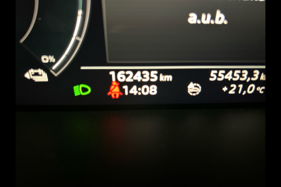 Audi e-tron 50 quattro Launch edition 71 kWh | Luchtvering | Parkeersensoren voor en achter | Aluminium dakreling | SoH (batterijcheck) 90,5 % score!