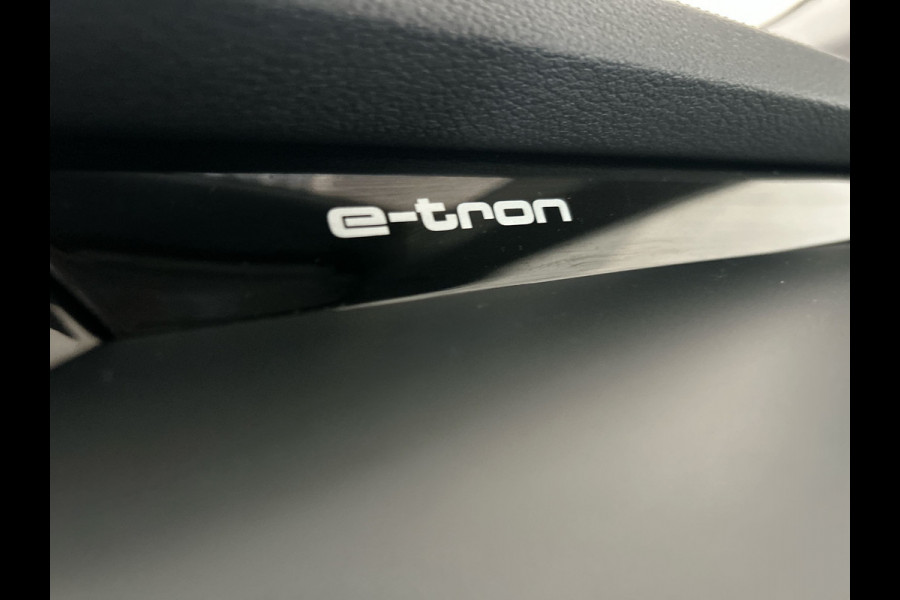 Audi e-tron 50 quattro Launch edition 71 kWh | Luchtvering | Parkeersensoren voor en achter | Aluminium dakreling | SoH (batterijcheck) 90,5 % score!