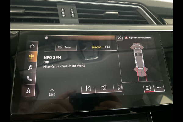 Audi e-tron 50 quattro Launch edition 71 kWh | Luchtvering | Parkeersensoren voor en achter | Aluminium dakreling | SoH (batterijcheck) 90,5 % score!