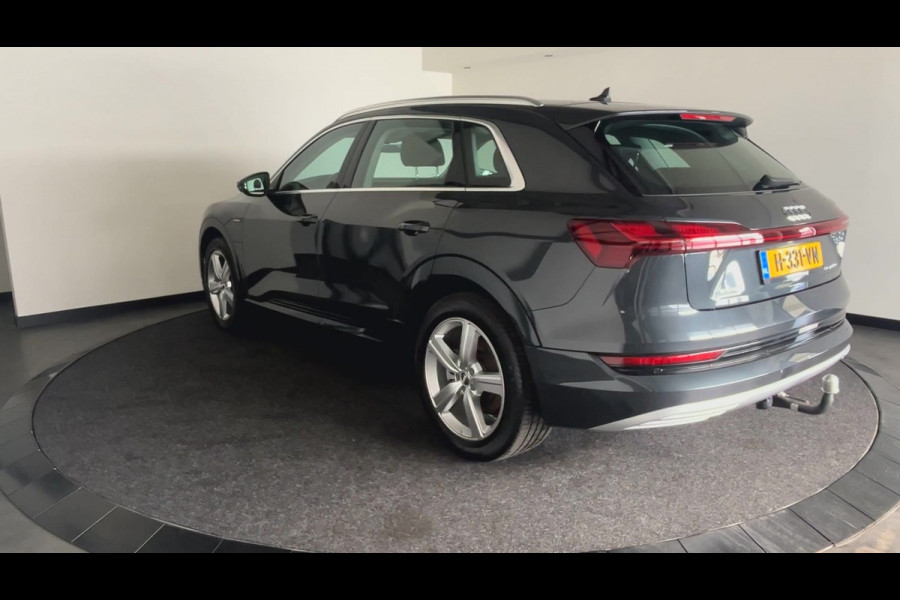 Audi e-tron 50 quattro Launch edition 71 kWh | Luchtvering | Parkeersensoren voor en achter | Aluminium dakreling | SoH (batterijcheck) 90,5 % score!