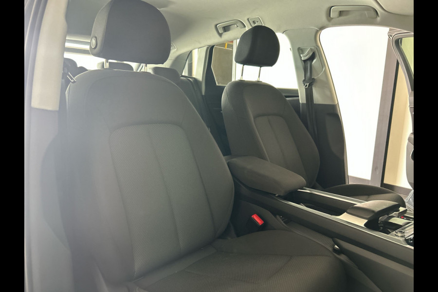 Audi e-tron 50 quattro Launch edition 71 kWh | Luchtvering | Parkeersensoren voor en achter | Aluminium dakreling | SoH (batterijcheck) 90,5 % score!