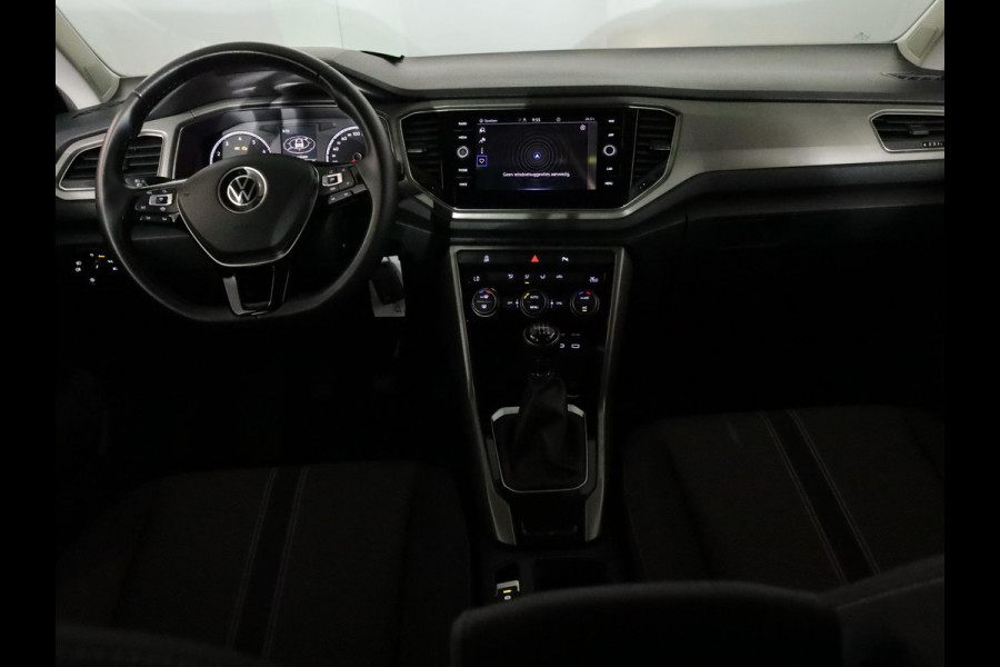 Volkswagen T-Roc 1.0 TSI Style 115 pk | Navigatie | Parkeersensoren | Autom. airco | Adaptieve cruise control | Apple Carplay/Android Auto | Volkswagen T-Roc 1.0 TSI Style 115 pk | Navigatie | Parkeersensoren | Autom. airco | Adaptieve cruise control | Apple Carplay/Android Auto |