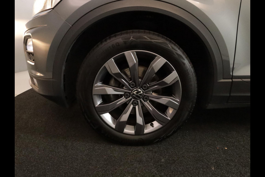 Volkswagen T-Roc 1.0 TSI Style 115 pk | Navigatie | Parkeersensoren | Autom. airco | Adaptieve cruise control | Apple Carplay/Android Auto | Volkswagen T-Roc 1.0 TSI Style 115 pk | Navigatie | Parkeersensoren | Autom. airco | Adaptieve cruise control | Apple Carplay/Android Auto |
