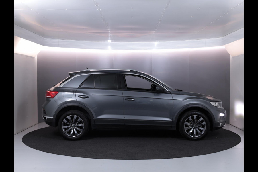 Volkswagen T-Roc 1.0 TSI Style 115 pk | Navigatie | Parkeersensoren | Autom. airco | Adaptieve cruise control | Apple Carplay/Android Auto | Volkswagen T-Roc 1.0 TSI Style 115 pk | Navigatie | Parkeersensoren | Autom. airco | Adaptieve cruise control | Apple Carplay/Android Auto |