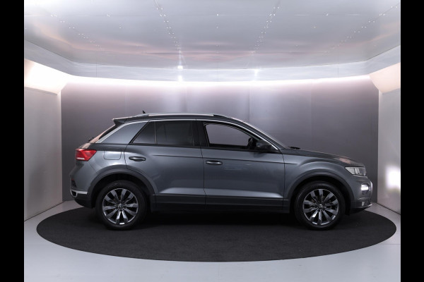 Volkswagen T-Roc 1.0 TSI Style 115 pk | Navigatie | Parkeersensoren | Autom. airco | Adaptieve cruise control | Apple Carplay/Android Auto | Volkswagen T-Roc 1.0 TSI Style 115 pk | Navigatie | Parkeersensoren | Autom. airco | Adaptieve cruise control | Apple Carplay/Android Auto |