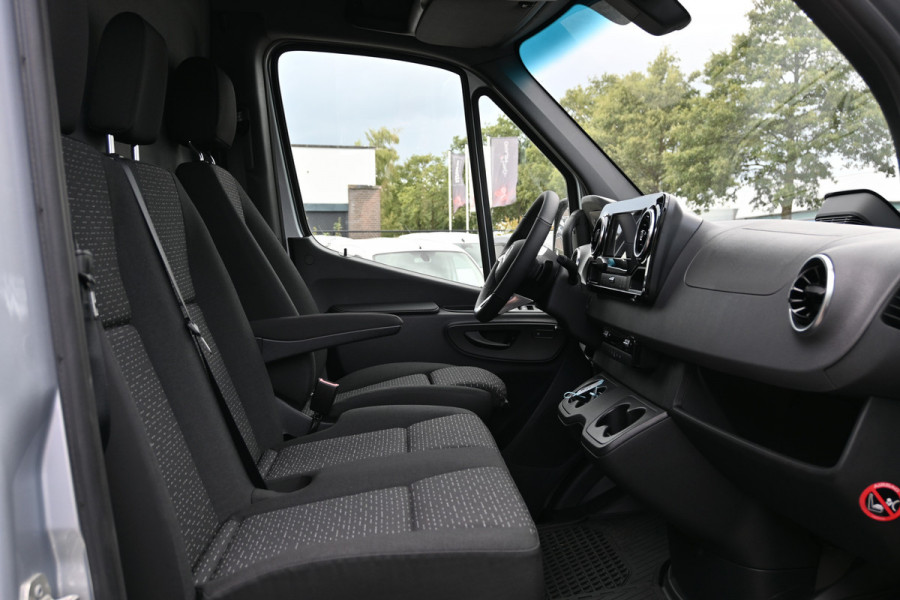 Mercedes-Benz Sprinter 319 CDI 4x4 L3H2 Select 2800 kg trekhaak, Geveerde stoel, LED